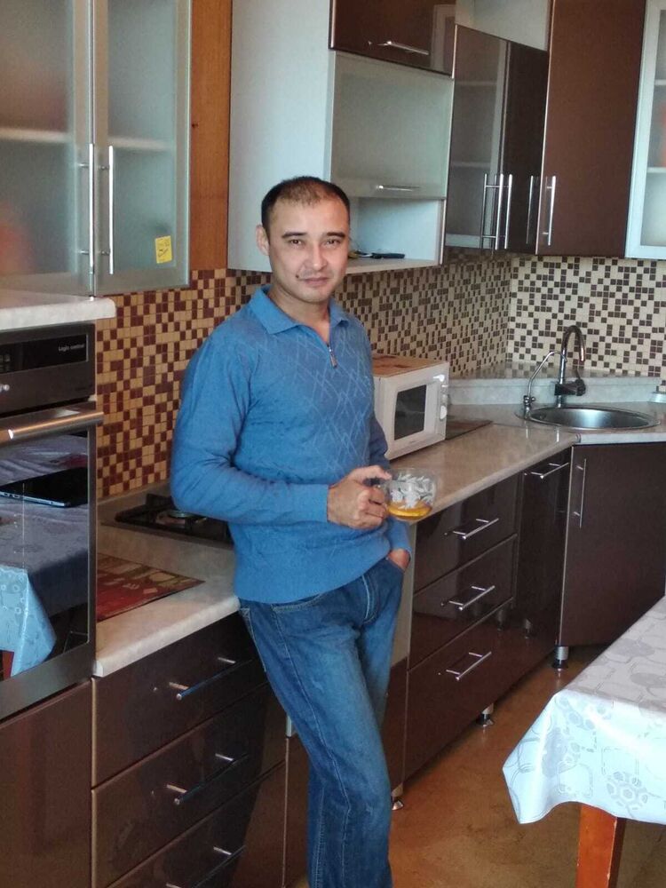  48110780  Talgat, 40 ,    