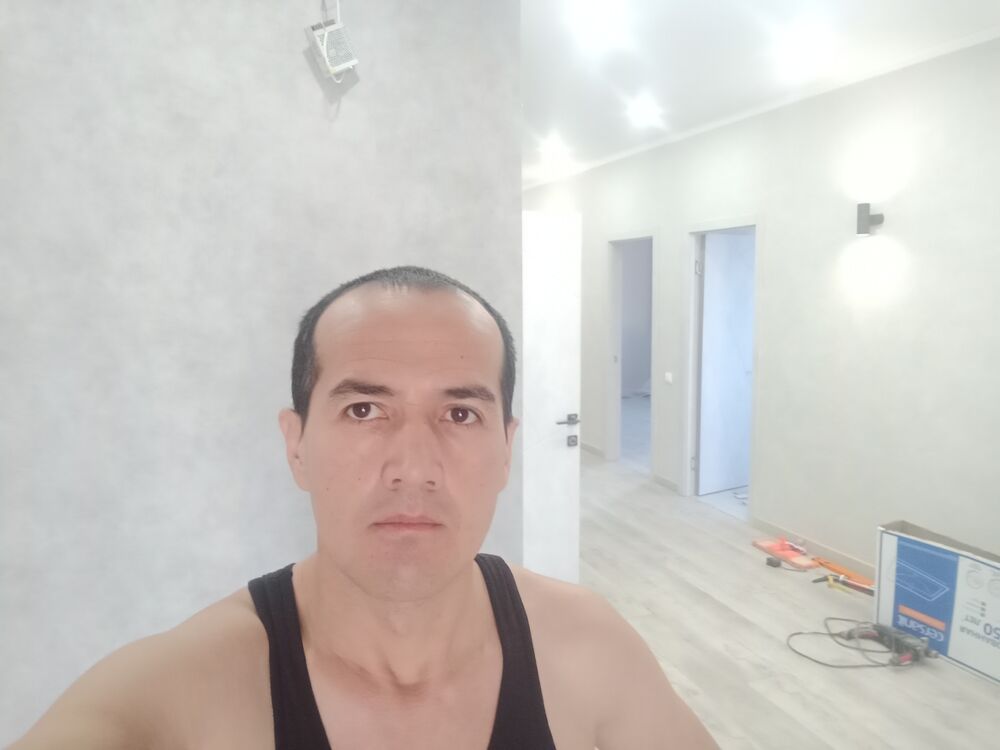  42245990  UMRBEK, 37 ,    