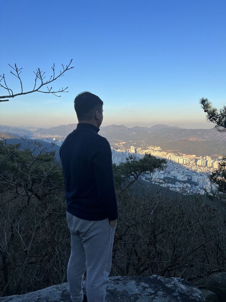  36707450  Komil, 27 ,    