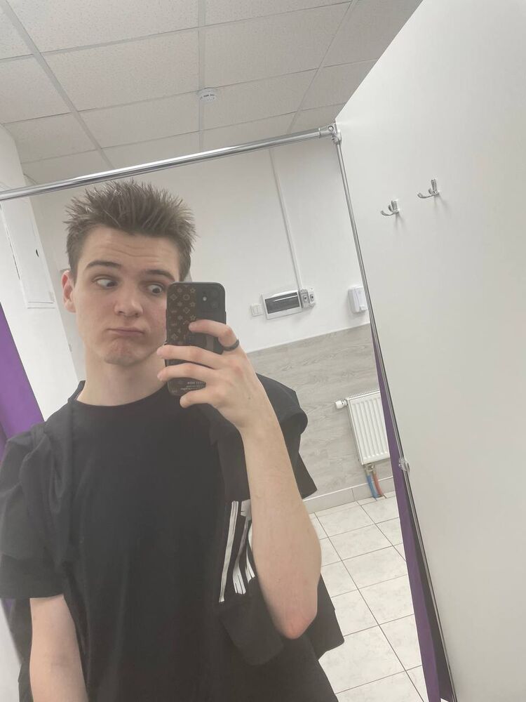  ,   Licemer, 24 ,   ,   