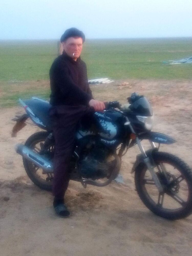  23036860  Aleksandr, 39 ,    