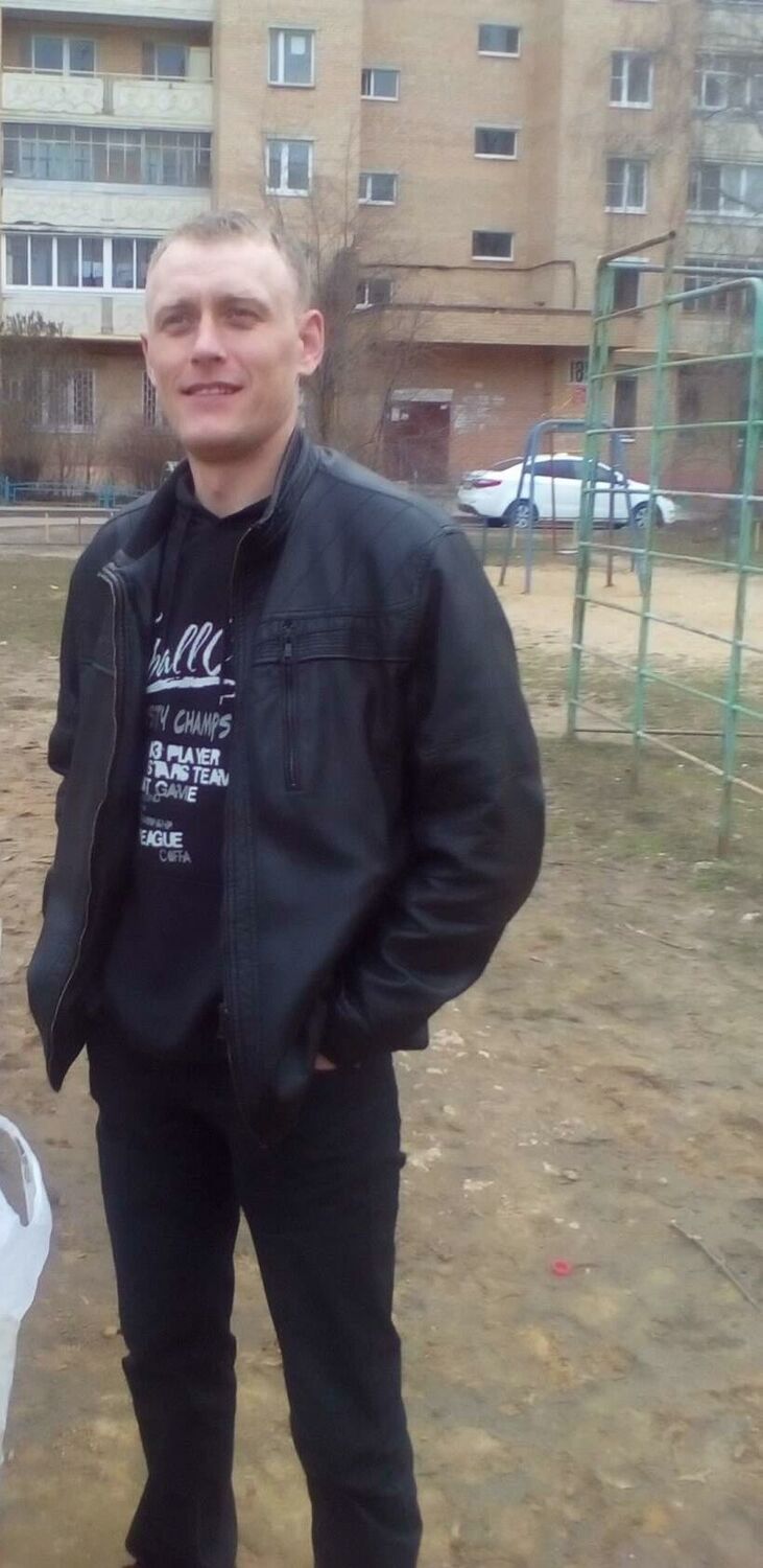  31025030  Niko, 42 ,    