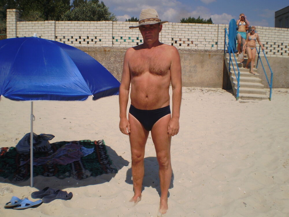  13692790  Aleks, 55 ,    