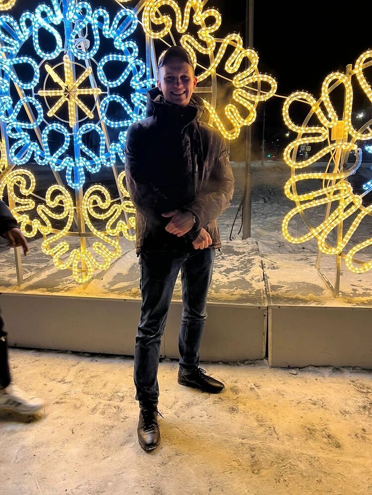  ,   Anton, 26 ,   ,   