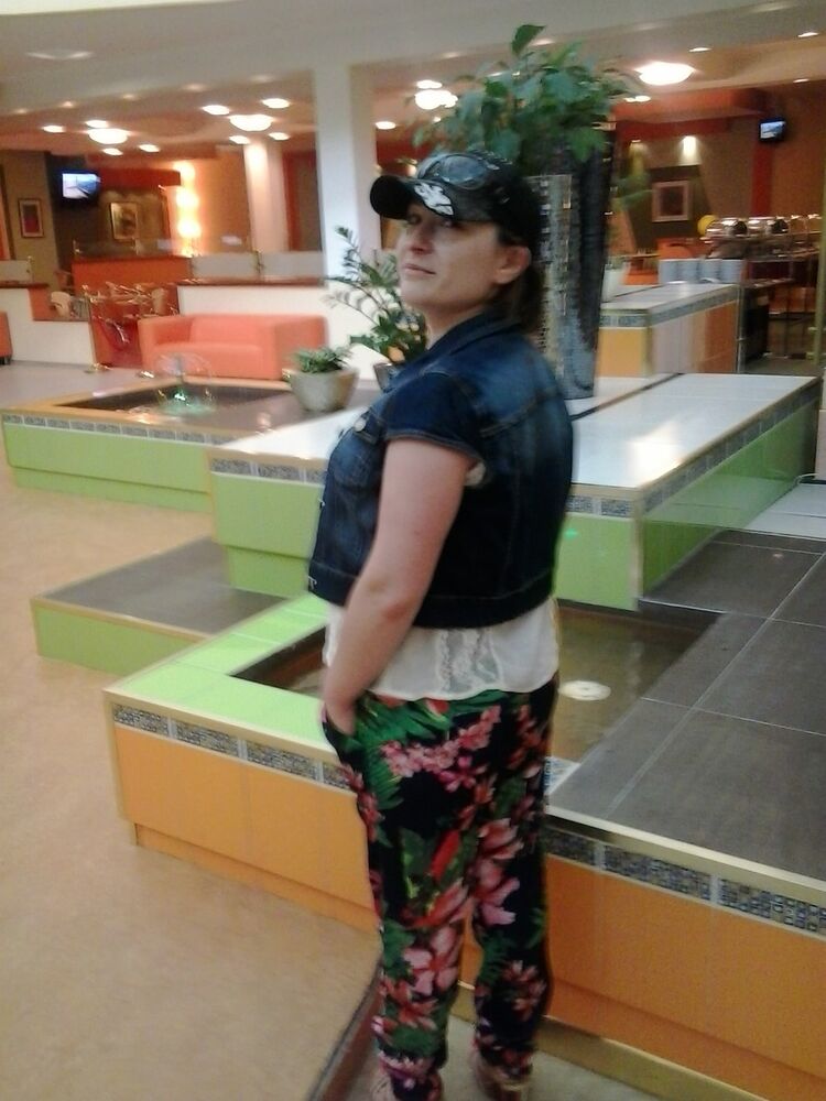  ,   Lydka, 37 ,   
