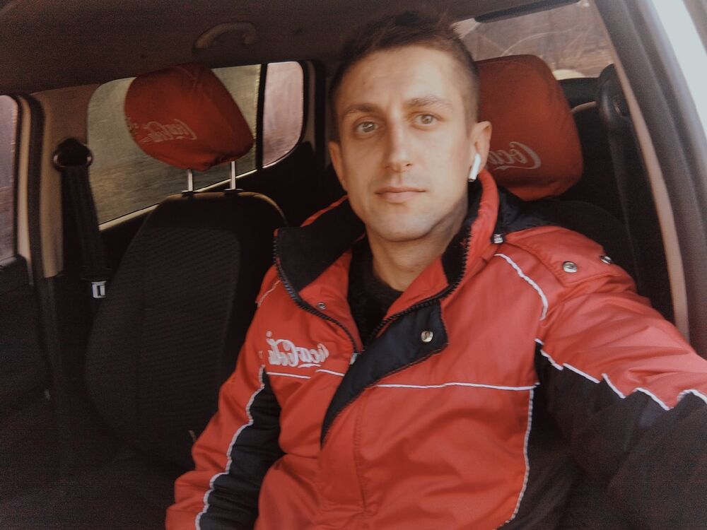  49242510  Andrey, 31 ,    