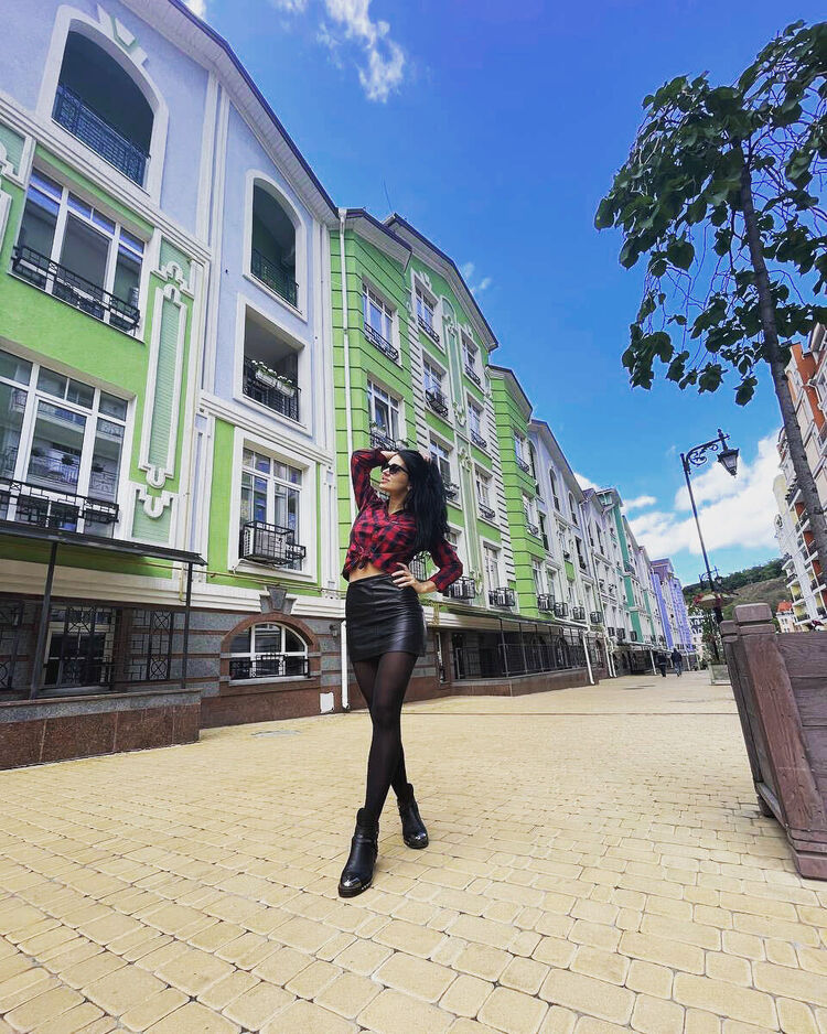  24182620  Inna, 33 ,    