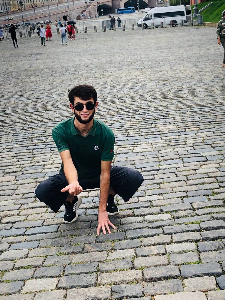  ,   Komron, 21 ,   , c 