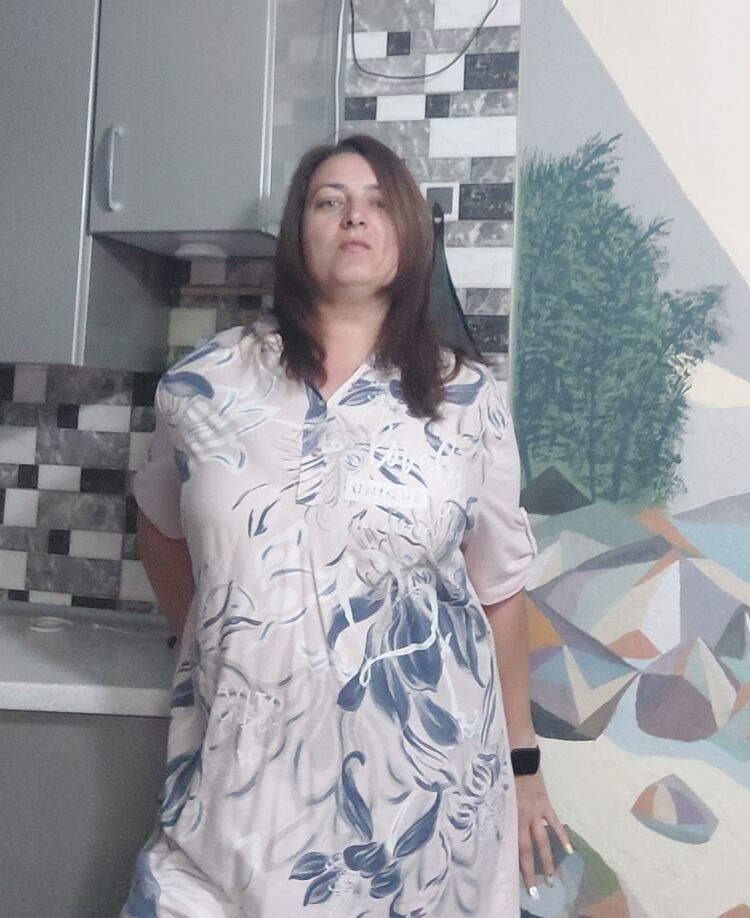  ,   Yana, 42 ,   ,   , c , 