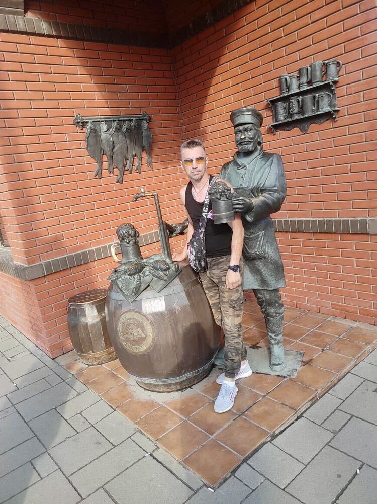  42908870  , 44 ,    