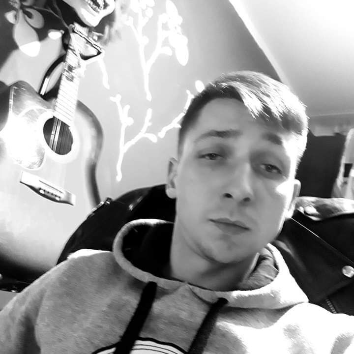  26408960  Nykolai, 31 ,    