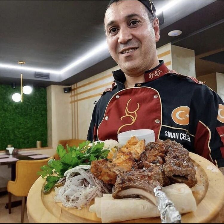  54779720  Sinan, 47 ,    