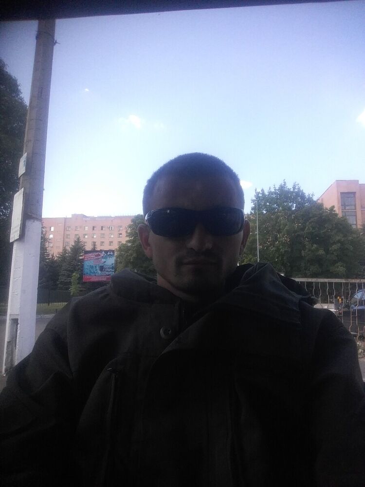  ,   Viktor, 32 ,   ,   , c 
