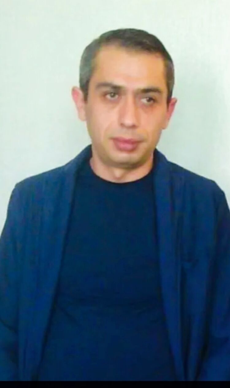  54157180  Karen, 47 ,    