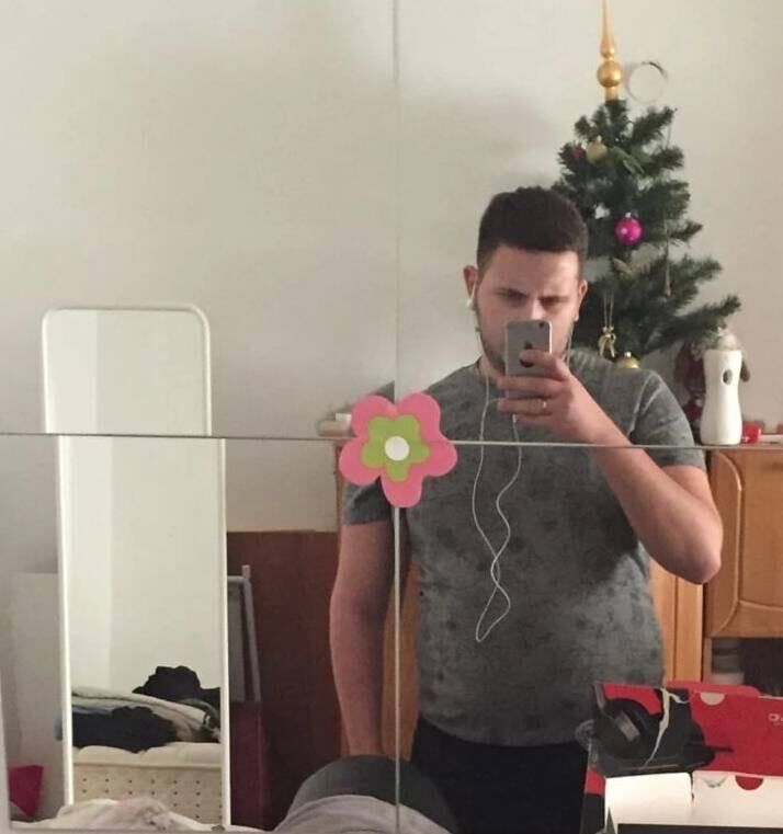  30478610  Mike, 27 ,    King George