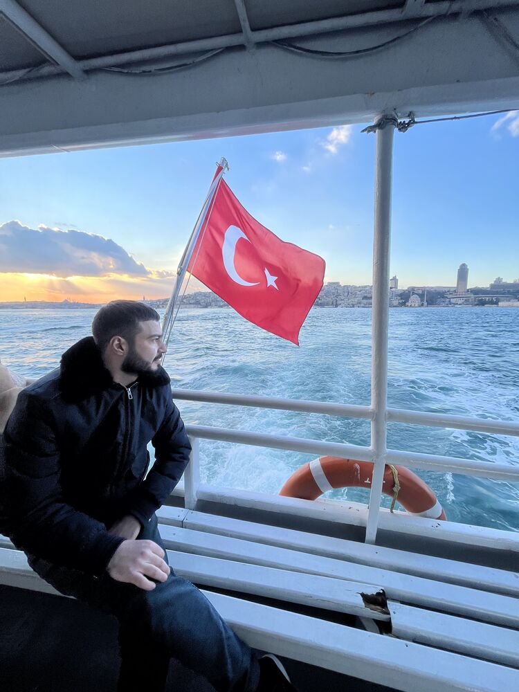  ,   Hugo, 33 ,   ,   