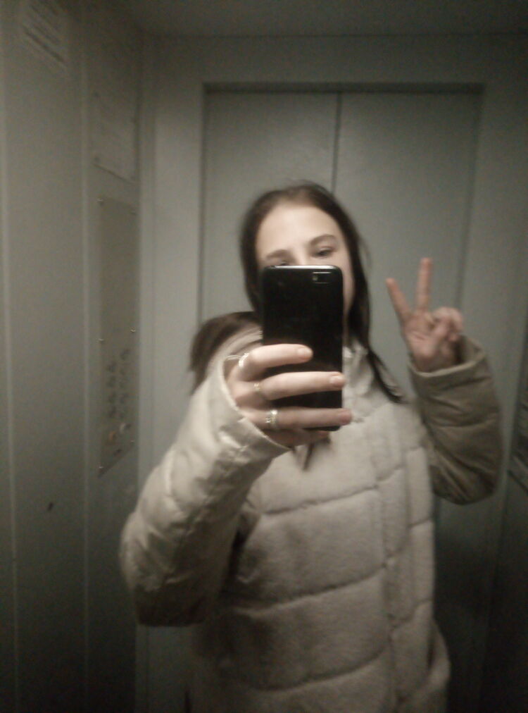  39422700  Alisla, 21 ,    