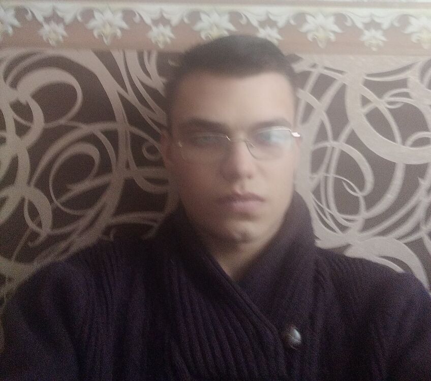  36836460  Andrii, 21 ,    