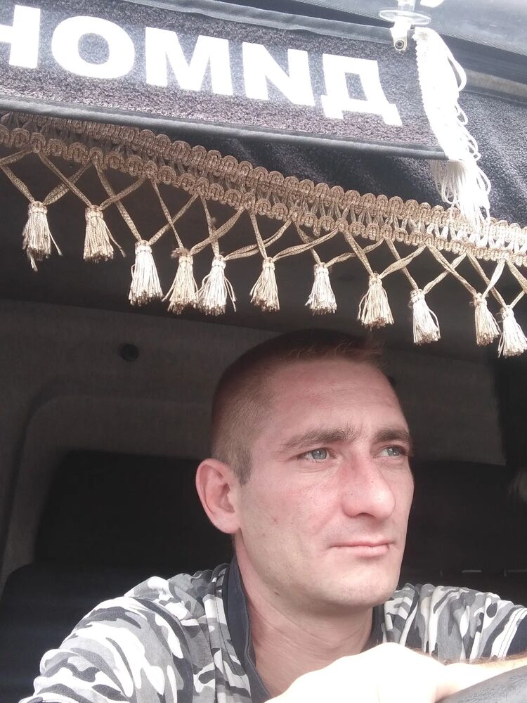  27671790  Dmitry, 40 ,    