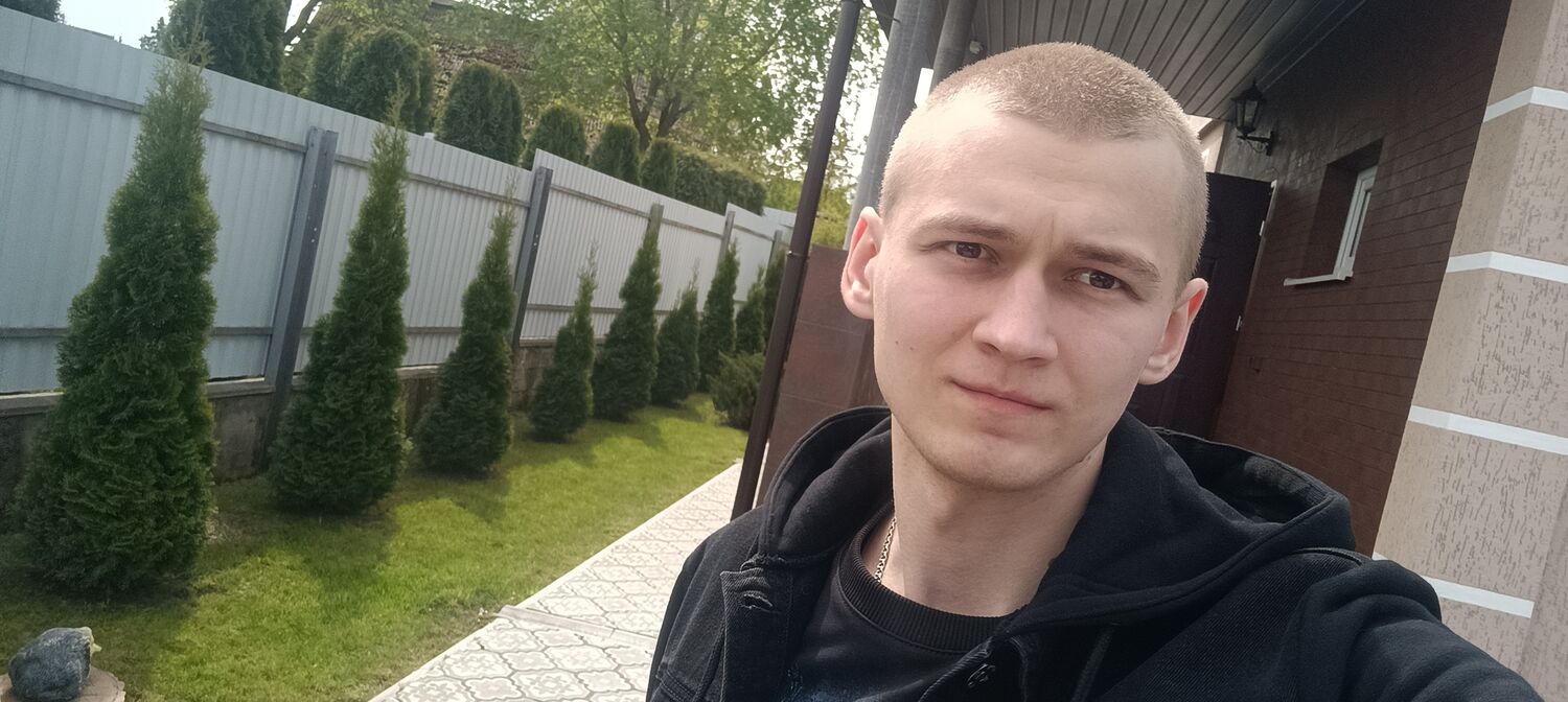  47129280  Pavel, 26 ,    