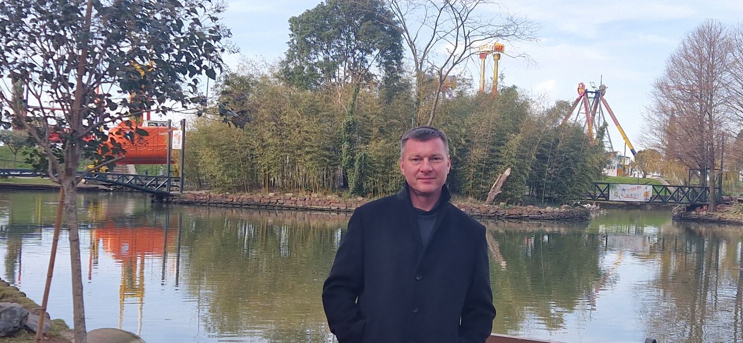  ,   Alex, 45 ,   ,   , 