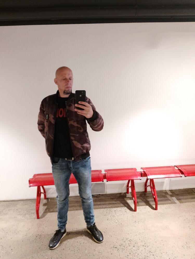  39609450  Slava, 41 ,    -