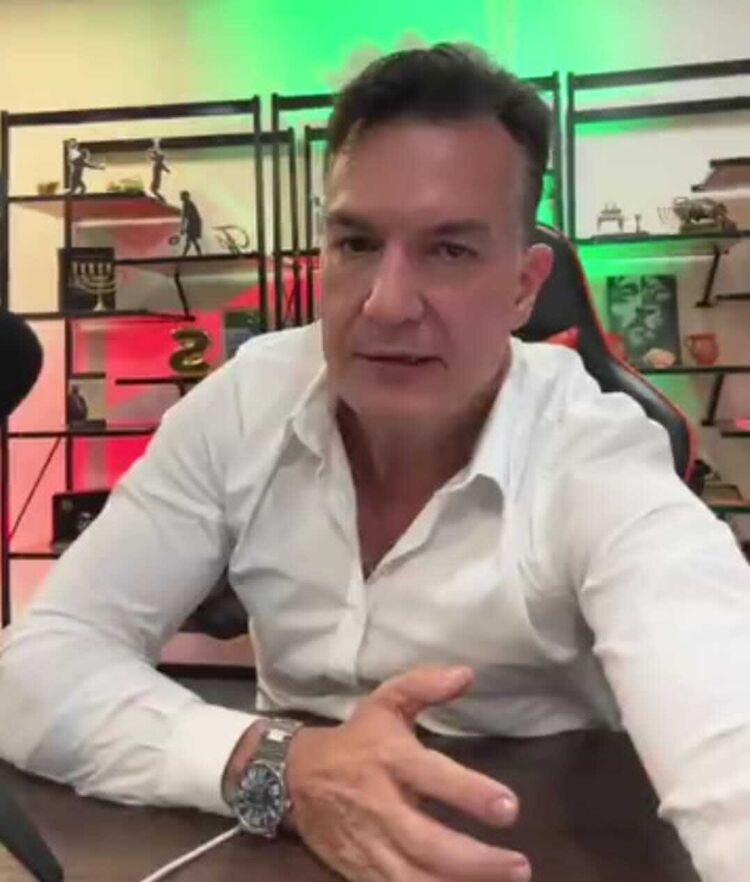 ���������� ������, ���� ������� Roberto, 51 ���, ������������ ��� c�������� ���������