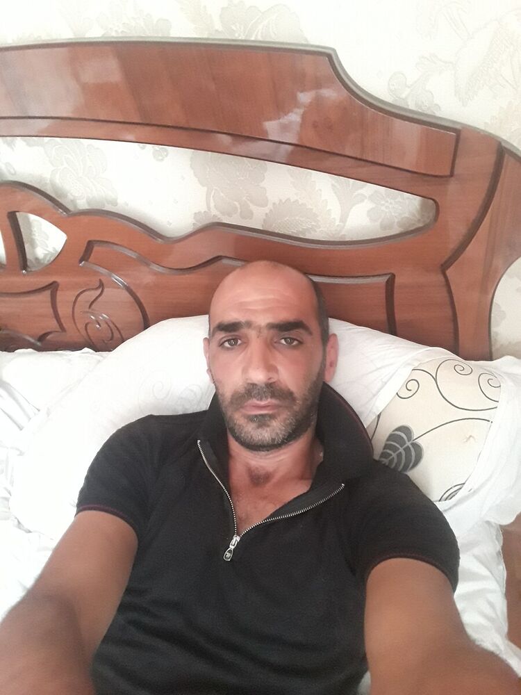  20447530  Artyom, 46 ,    