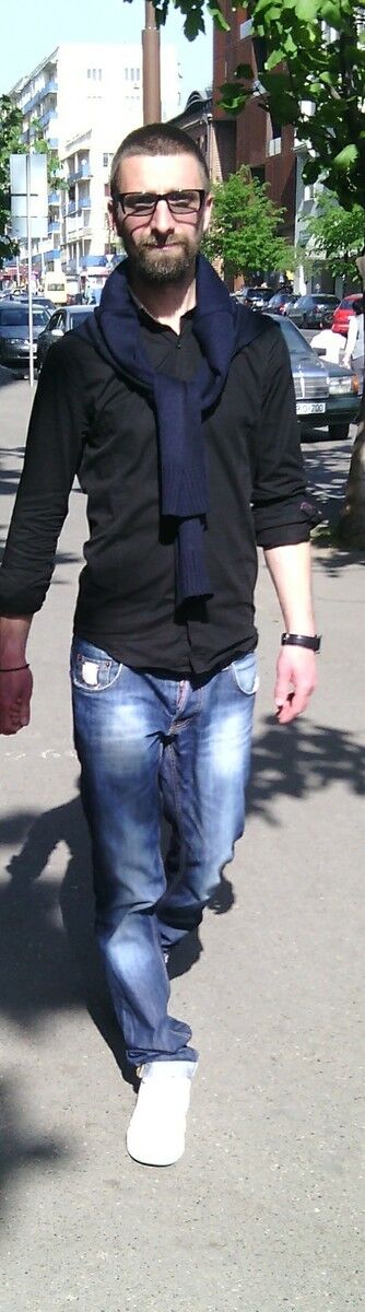  10749480  Sergii, 43 ,    