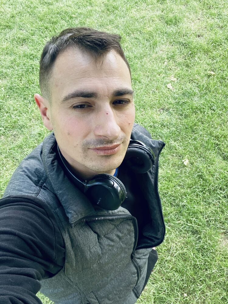  ,   Victor, 28 ,   ,   