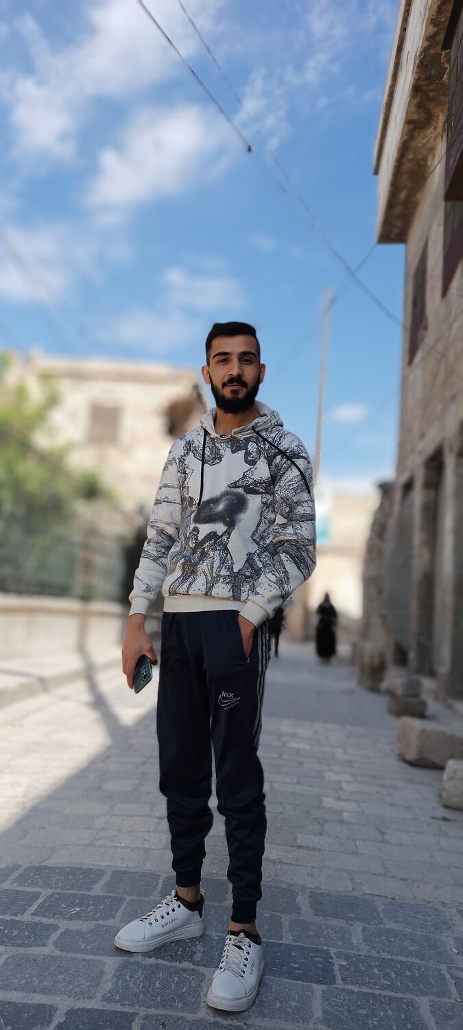  ,   Hossein, 24 ,   ,   , 