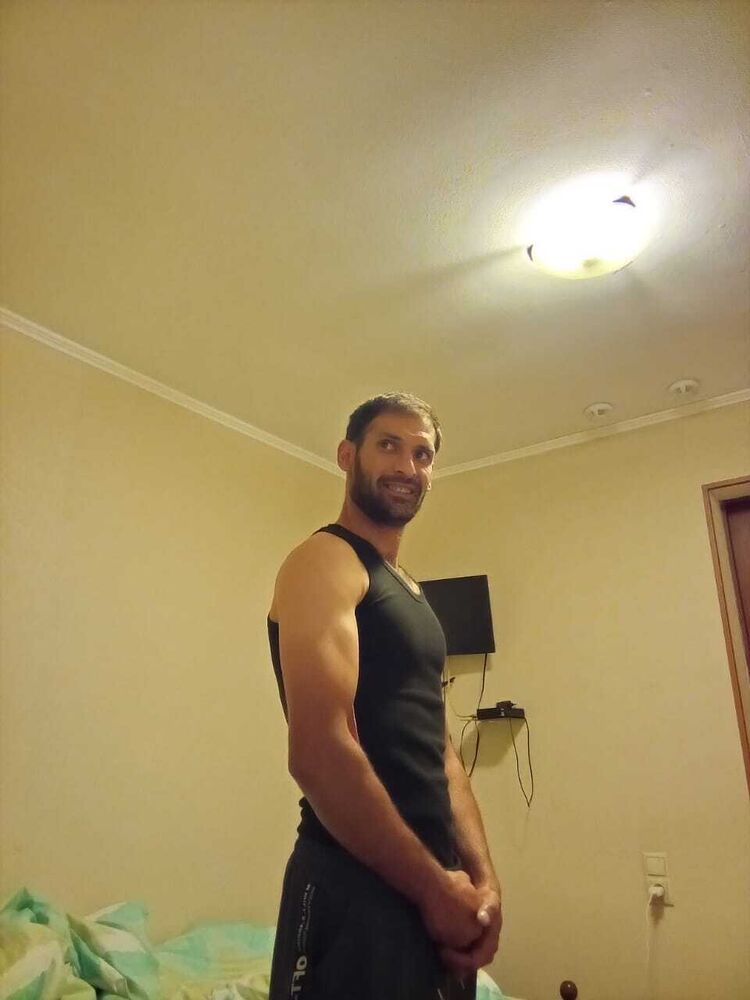  ,   Armen, 35 ,   ,   , c , 