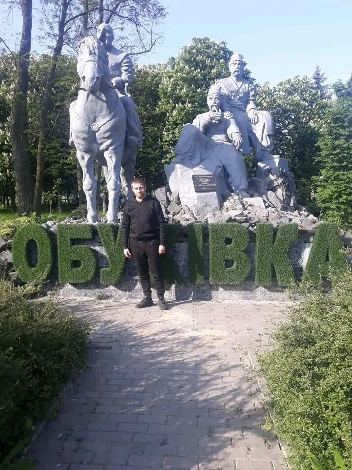  36577420  Vtalii, 35 ,    