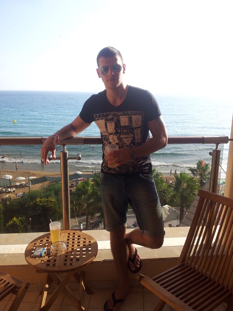  London Colney,   Justas, 34 ,   ,   , c 