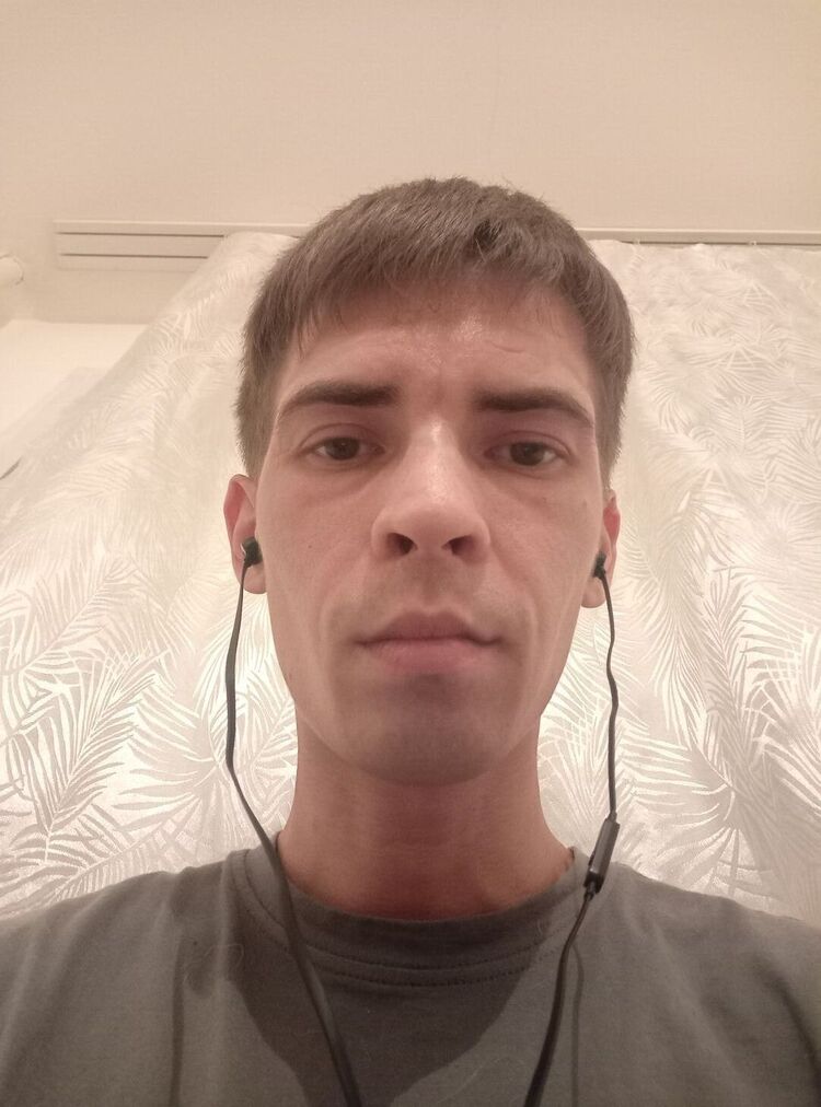  49810790  Leonid, 32 ,    