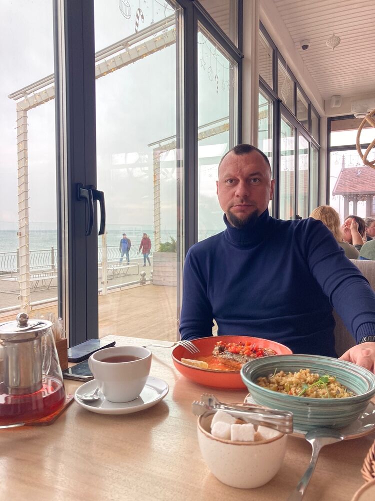  ,   Nikolai, 39 ,   ,   , 