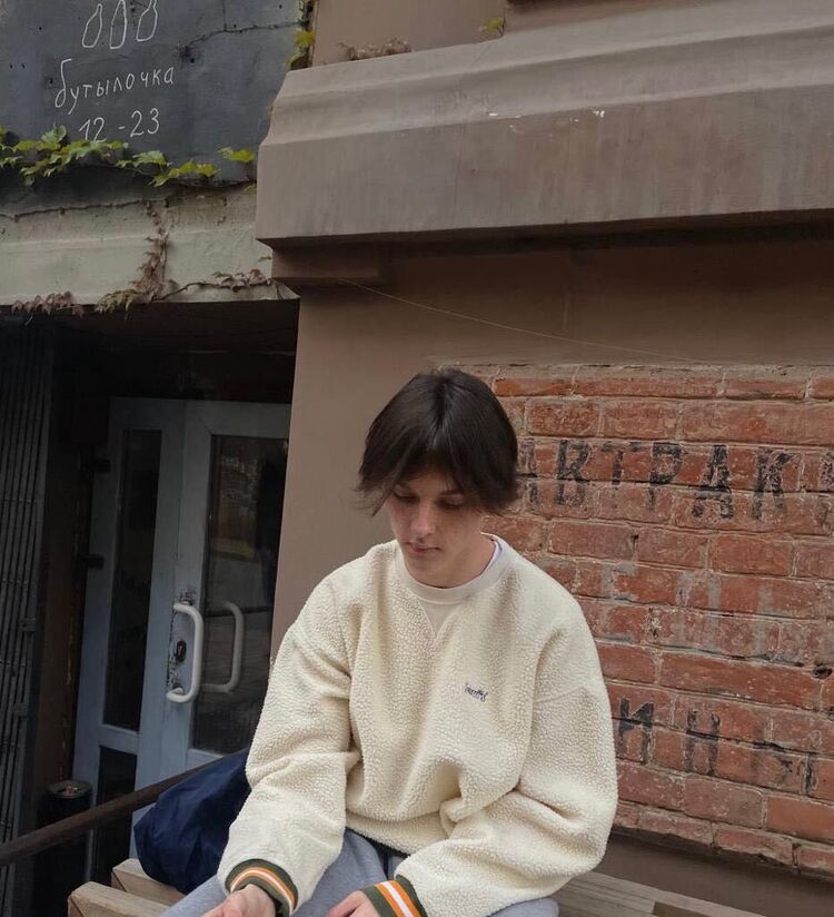  35279030  Vlad, 20 ,    --