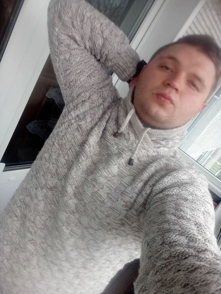  47412600  Denis, 27 ,    
