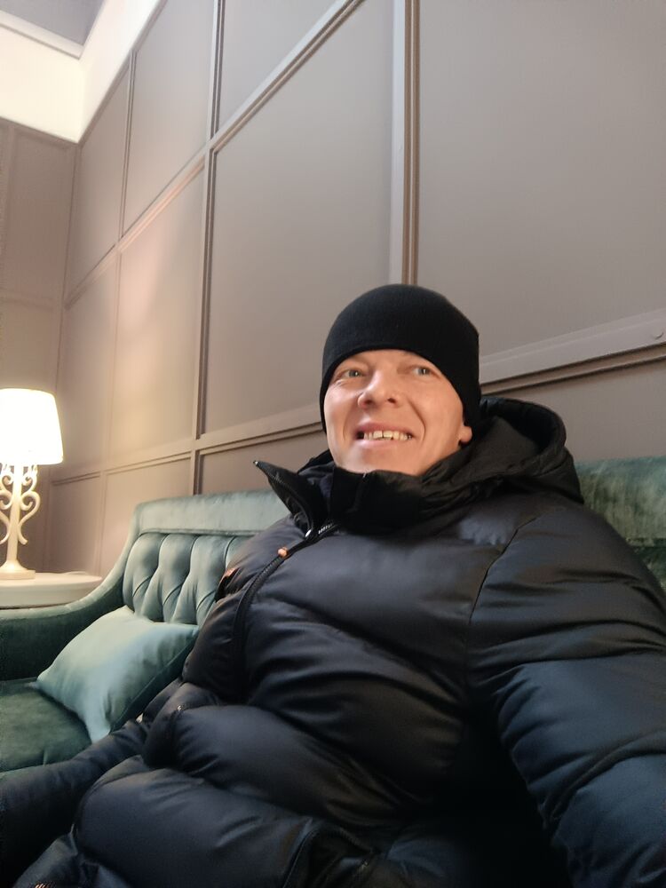  31334030  Igor, 35 ,    