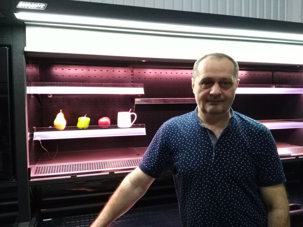  ,   Vlad, 56 ,   c 