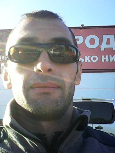  9525820  Kolyn, 46 ,    