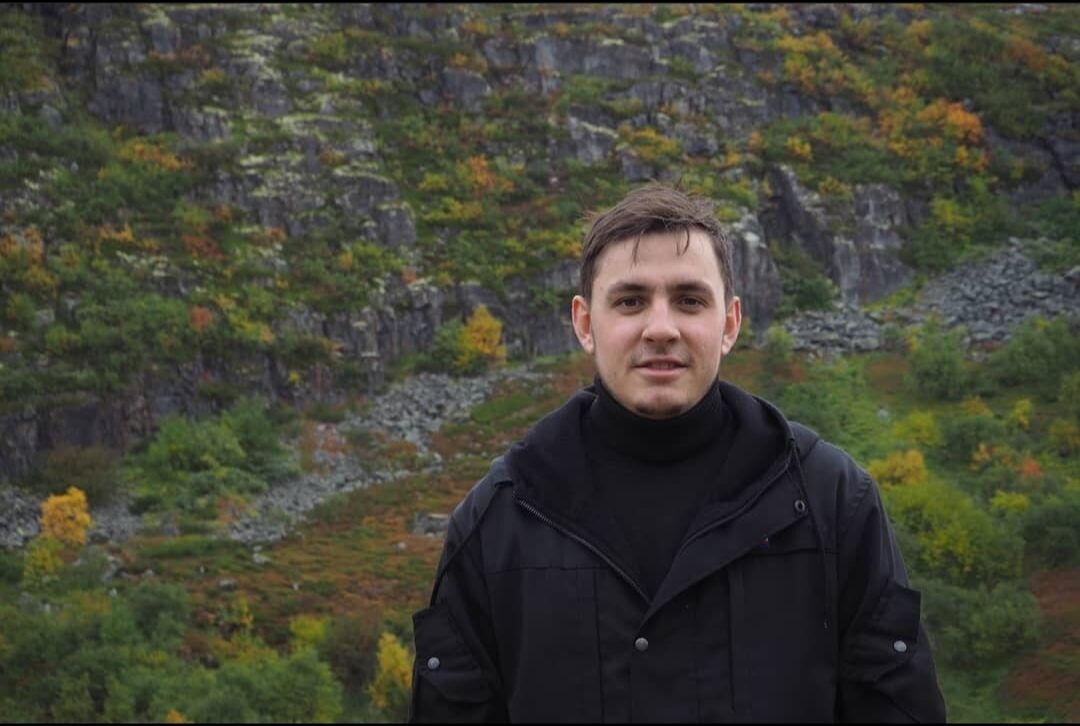  27556840  Sergey, 28 ,    