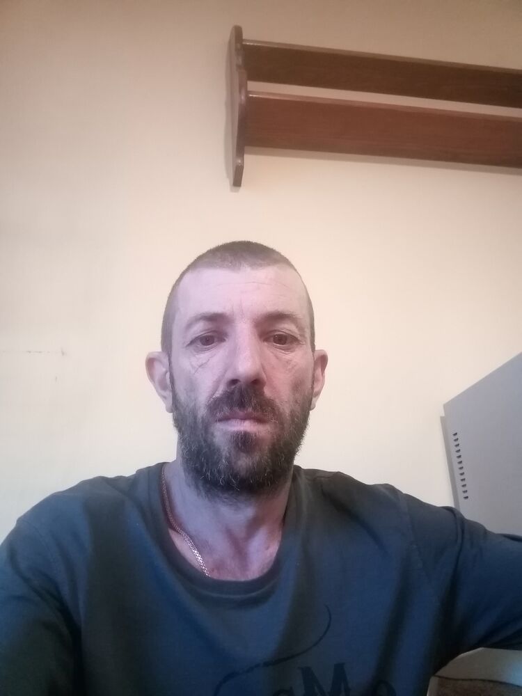  22759350  Vasil, 45 ,    