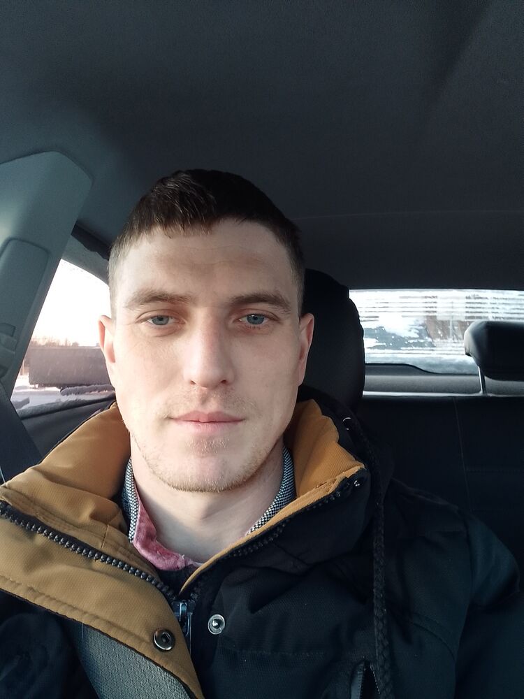  31797000  Dmitry, 35 ,    