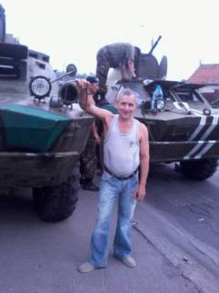  8897250  Viktor, 74 ,    