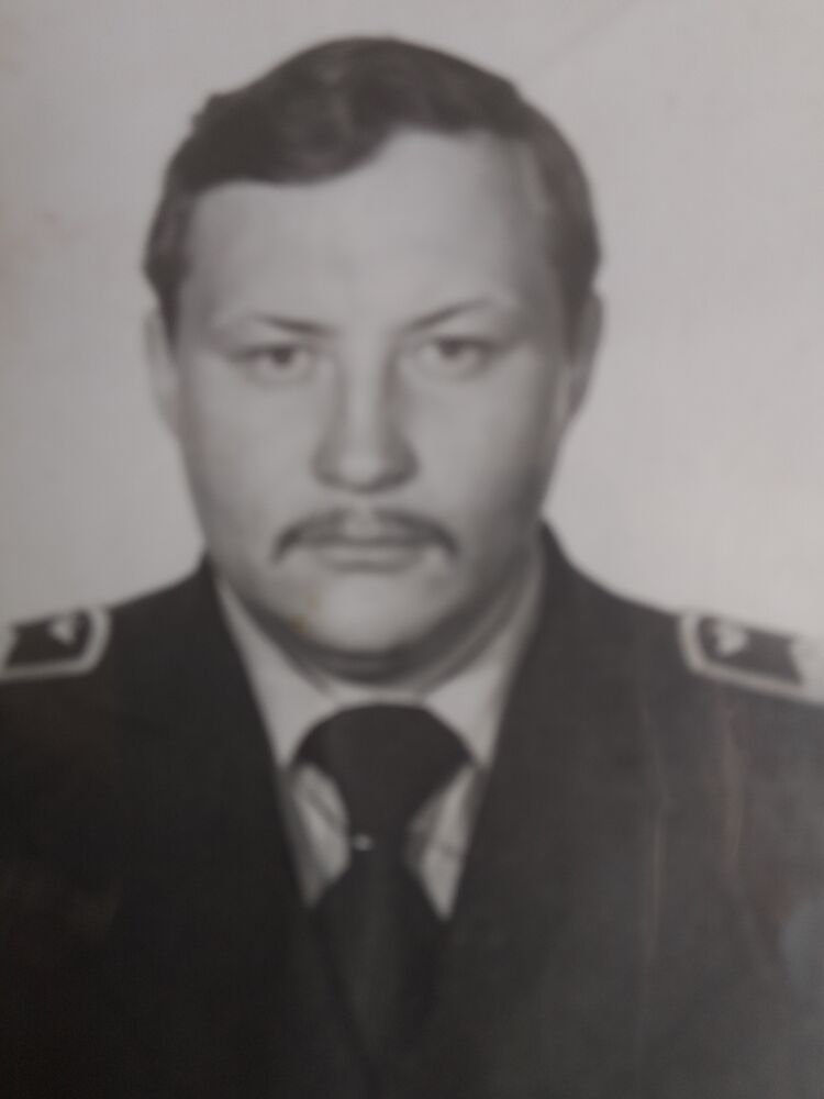  53728510  , 63 ,    -