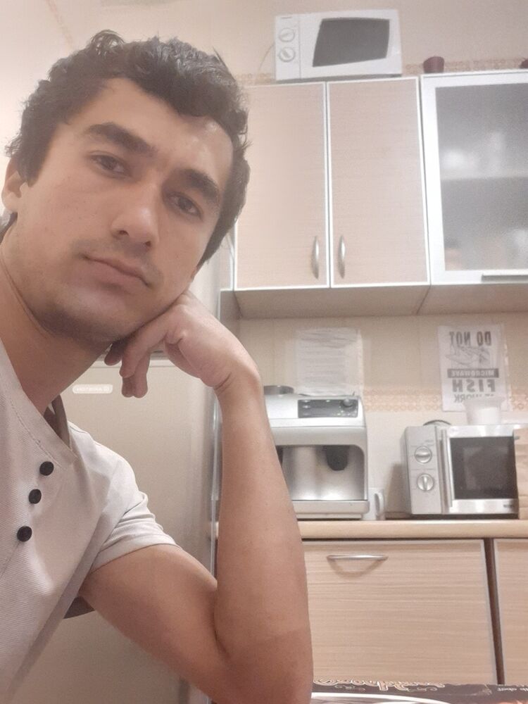  ,   Zarrux, 32 ,     , c 