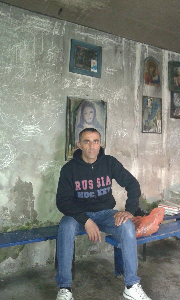  10660350  , 42 ,    