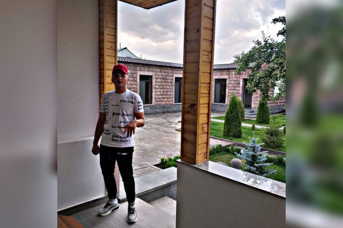  ,   Denis, 27 ,   ,   