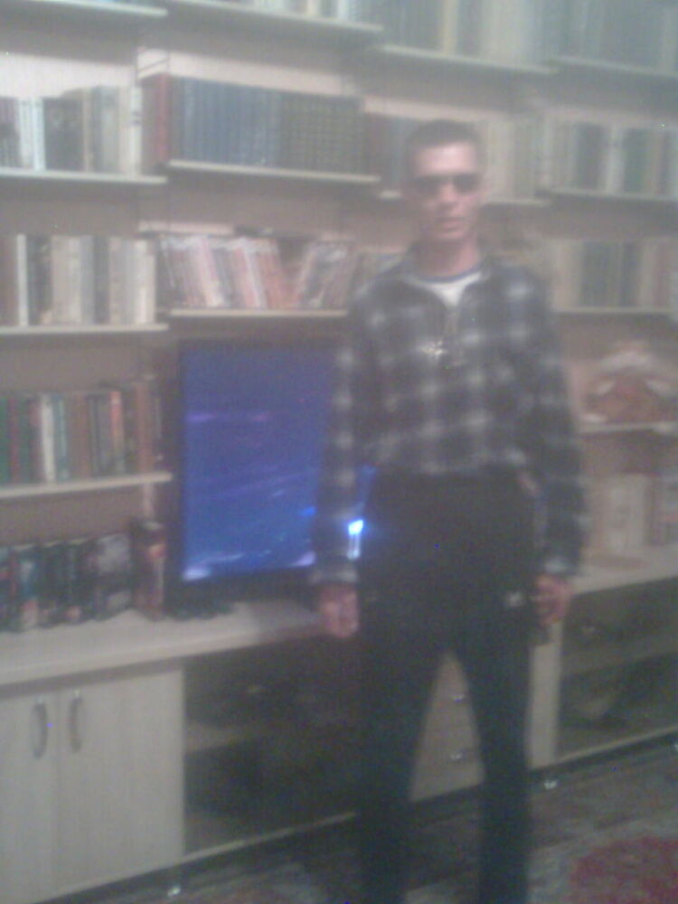  5333540  Viktor, 46 ,    